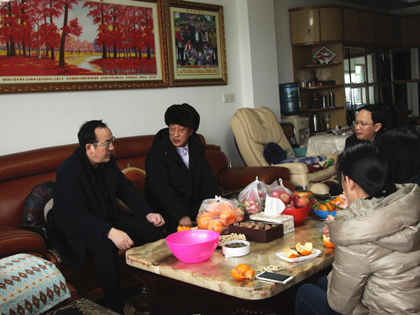 1579140632941816.jpg 珙县公司春节走访慰问“送温暖”-小图_20200116095030.jpg