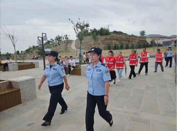 “流动+定点”“亮声+亮灯”“车巡+步巡” 佳县公安局城关派出所:警灯闪烁守护山城“烟气火”